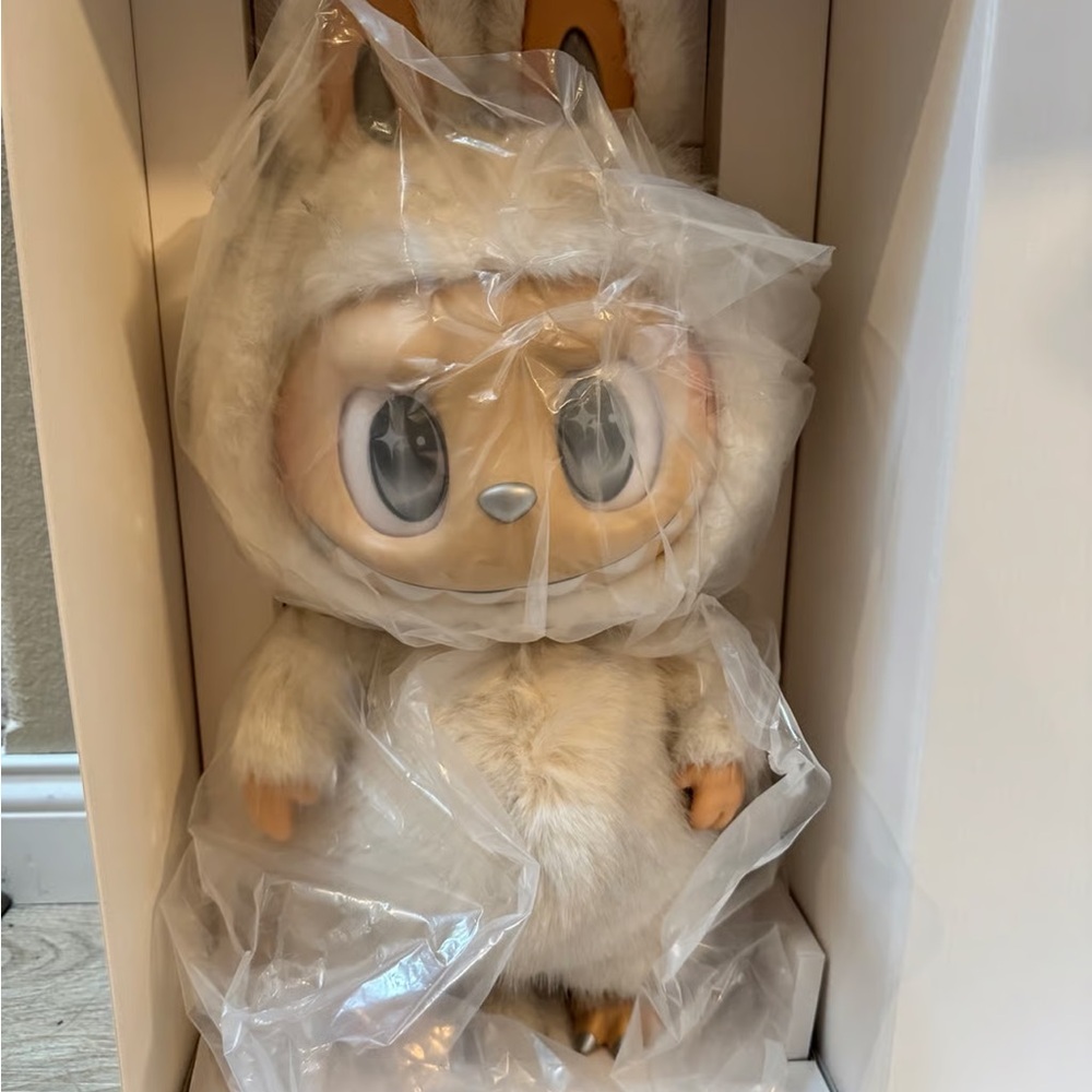 Fluffy Cream Cat Toy with Big Eyes